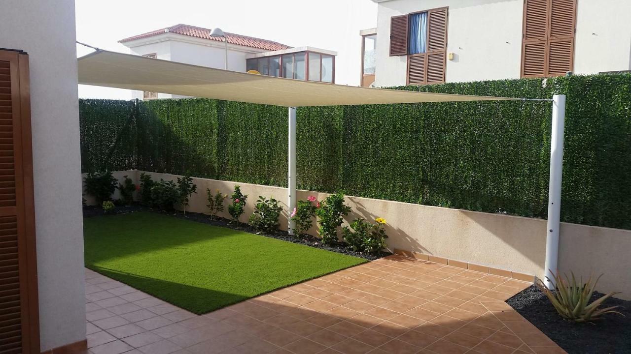 Casa Silencio, Villa With Terrace, Garden And Large Pool Area Corralejo Exterior photo