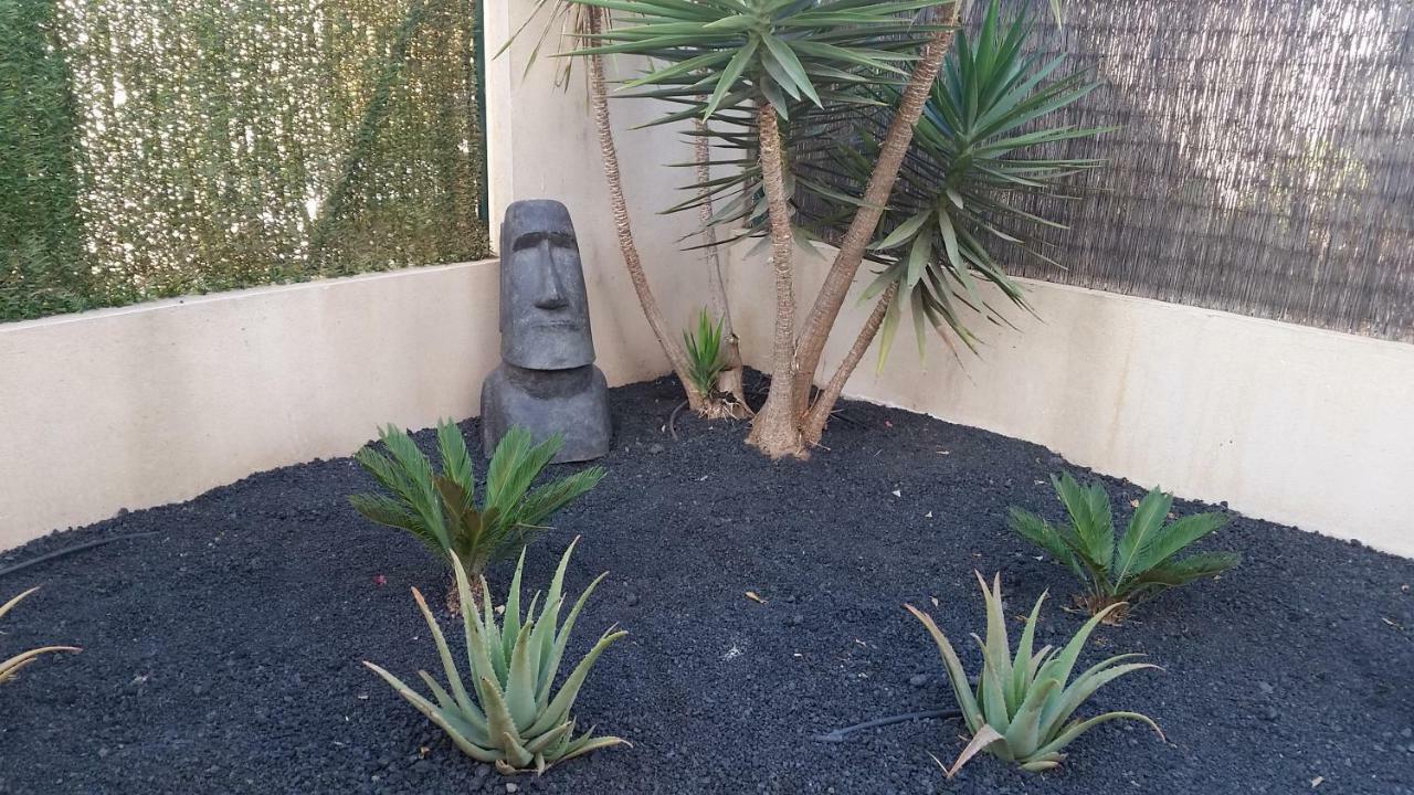 Casa Silencio, Villa With Terrace, Garden And Large Pool Area Corralejo Exterior photo