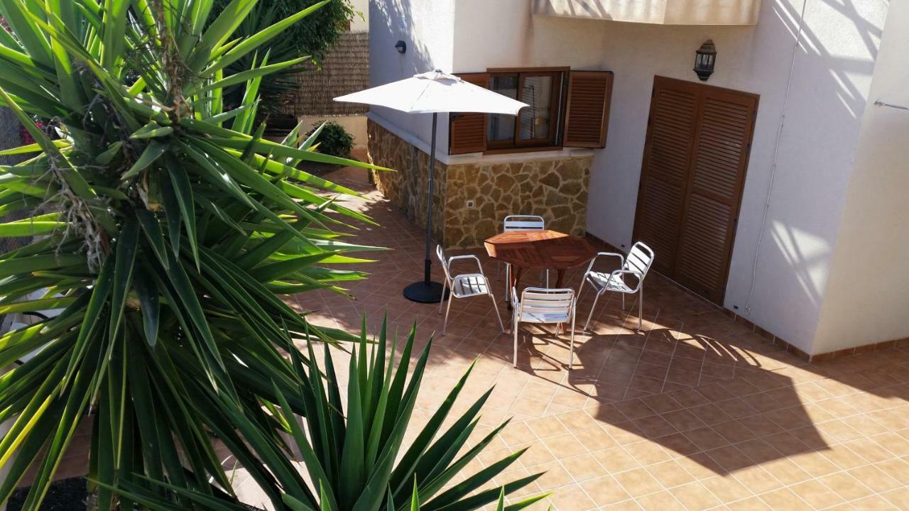 Casa Silencio, Villa With Terrace, Garden And Large Pool Area Corralejo Exterior photo