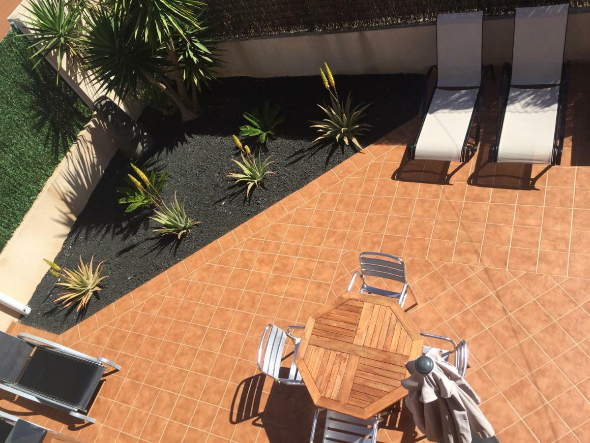 Casa Silencio, Villa With Terrace, Garden And Large Pool Area Corralejo Exterior photo