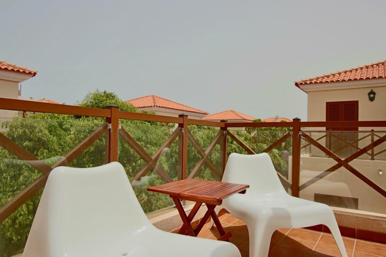 Casa Silencio, Villa With Terrace, Garden And Large Pool Area Corralejo Exterior photo